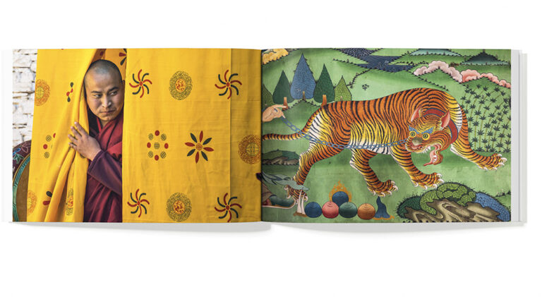 Leseprobe THE MONK AND THE TIGER.|Postcards from Bhutan